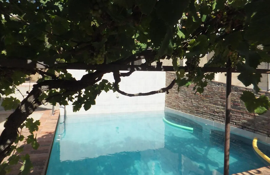 Can Rovira - Stunning Neoclassical Mansion, Just 20 Min Drive From Barcelona City Center, Ideal For Groups And Families-1