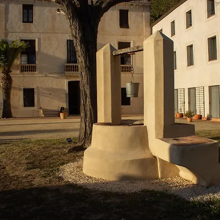 Can Rovira - Stunning Neoclassical Mansion, Just 20 Min Drive From Barcelona City Center, Ideal For Groups And Families-3