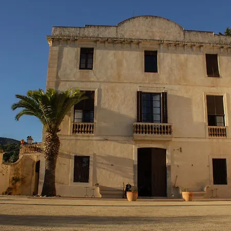Can Rovira - Stunning Neoclassical Mansion, Just 20 Min Drive From Barcelona City Center, Ideal For Groups And Families-2